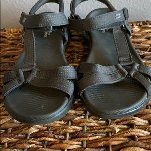 Skechers Goga Max Black Sandals